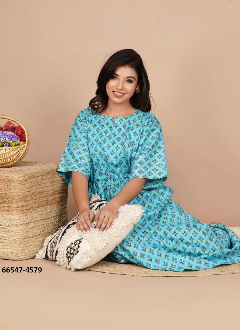 SUMMER UNIQUE PLUS-SIZE KAFTANS - Catalog # 66547 (Set of 51 Kaftans / Ponchos) SUMMER UNIQUE PLUS-SIZE KAFTANS - Catalog # 66547 (Set of 51 Kaftans / Ponchos)