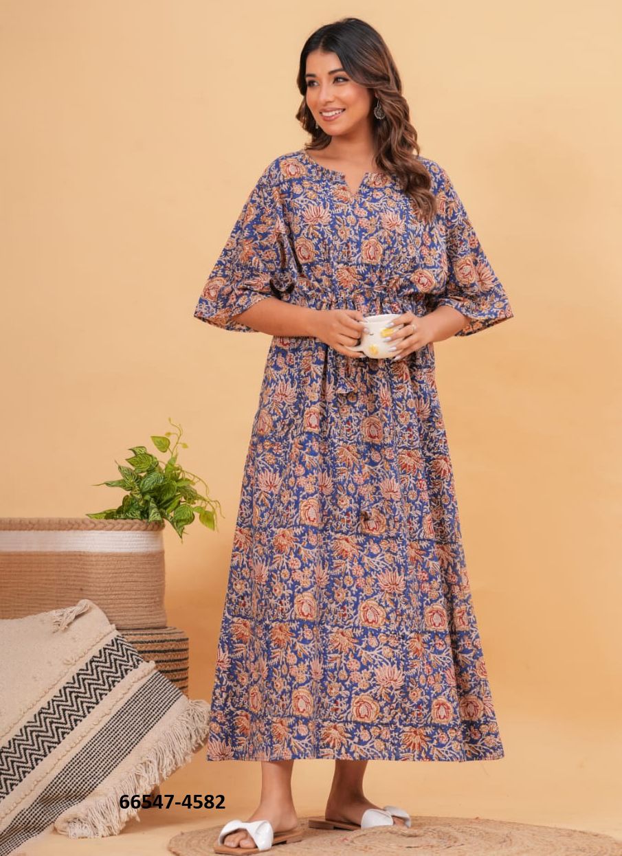 SUMMER UNIQUE PLUS-SIZE KAFTANS - Catalog # 66547 (Set of 51 Kaftans / Ponchos) SUMMER UNIQUE PLUS-SIZE KAFTANS - Catalog # 66547 (Set of 51 Kaftans / Ponchos)