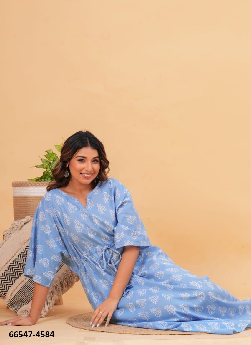 SUMMER UNIQUE PLUS-SIZE KAFTANS - Catalog # 66547 (Set of 51 Kaftans / Ponchos) SUMMER UNIQUE PLUS-SIZE KAFTANS - Catalog # 66547 (Set of 51 Kaftans / Ponchos)