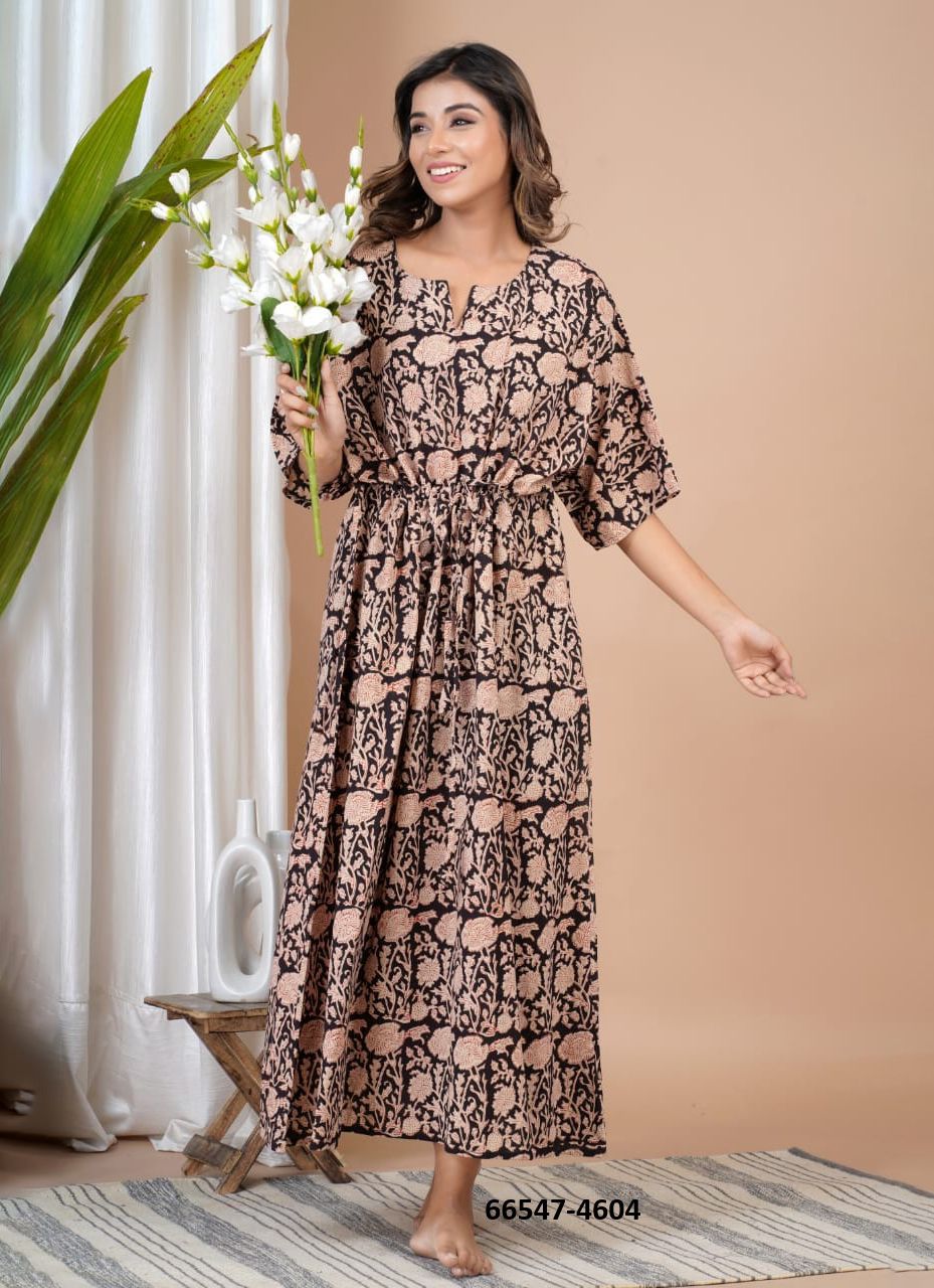 SUMMER UNIQUE PLUS-SIZE KAFTANS - Catalog # 66547 (Set of 51 Kaftans / Ponchos) SUMMER UNIQUE PLUS-SIZE KAFTANS - Catalog # 66547 (Set of 51 Kaftans / Ponchos)