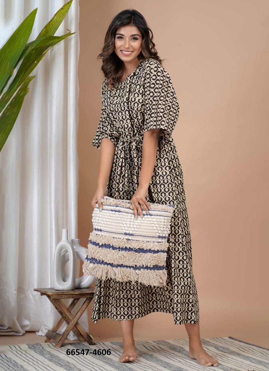 SUMMER UNIQUE PLUS-SIZE KAFTANS - Catalog # 66547 (Set of 51 Kaftans / Ponchos) SUMMER UNIQUE PLUS-SIZE KAFTANS - Catalog # 66547 (Set of 51 Kaftans / Ponchos)