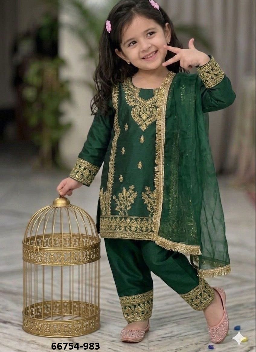 KIDS DESIGN 981 - Catalog # 66754 (Set of 4 Readymade Salwar Suits) KIDS DESIGN 981 - Catalog # 66754 (Set of 4 Readymade Salwar Suits)