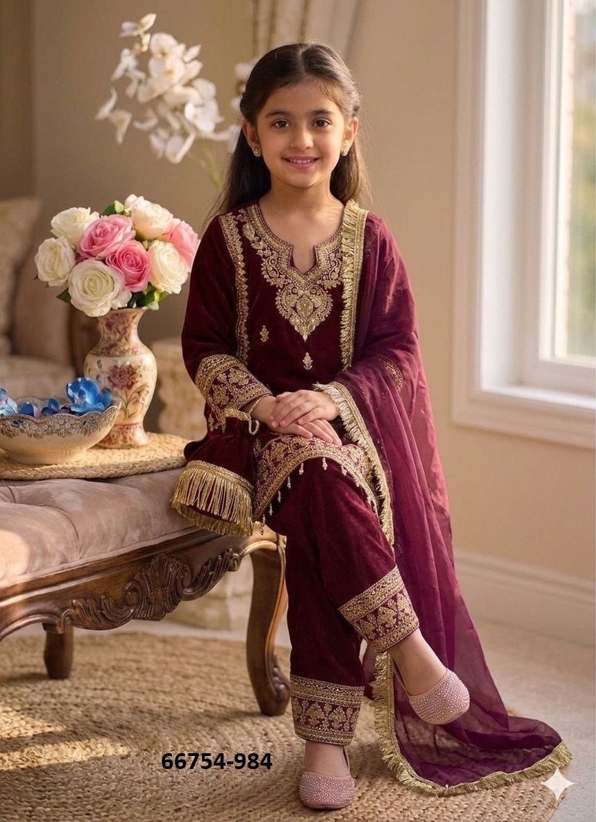 KIDS DESIGN 981 - Catalog # 66754 (Set of 4 Readymade Salwar Suits) KIDS DESIGN 981 - Catalog # 66754 (Set of 4 Readymade Salwar Suits)