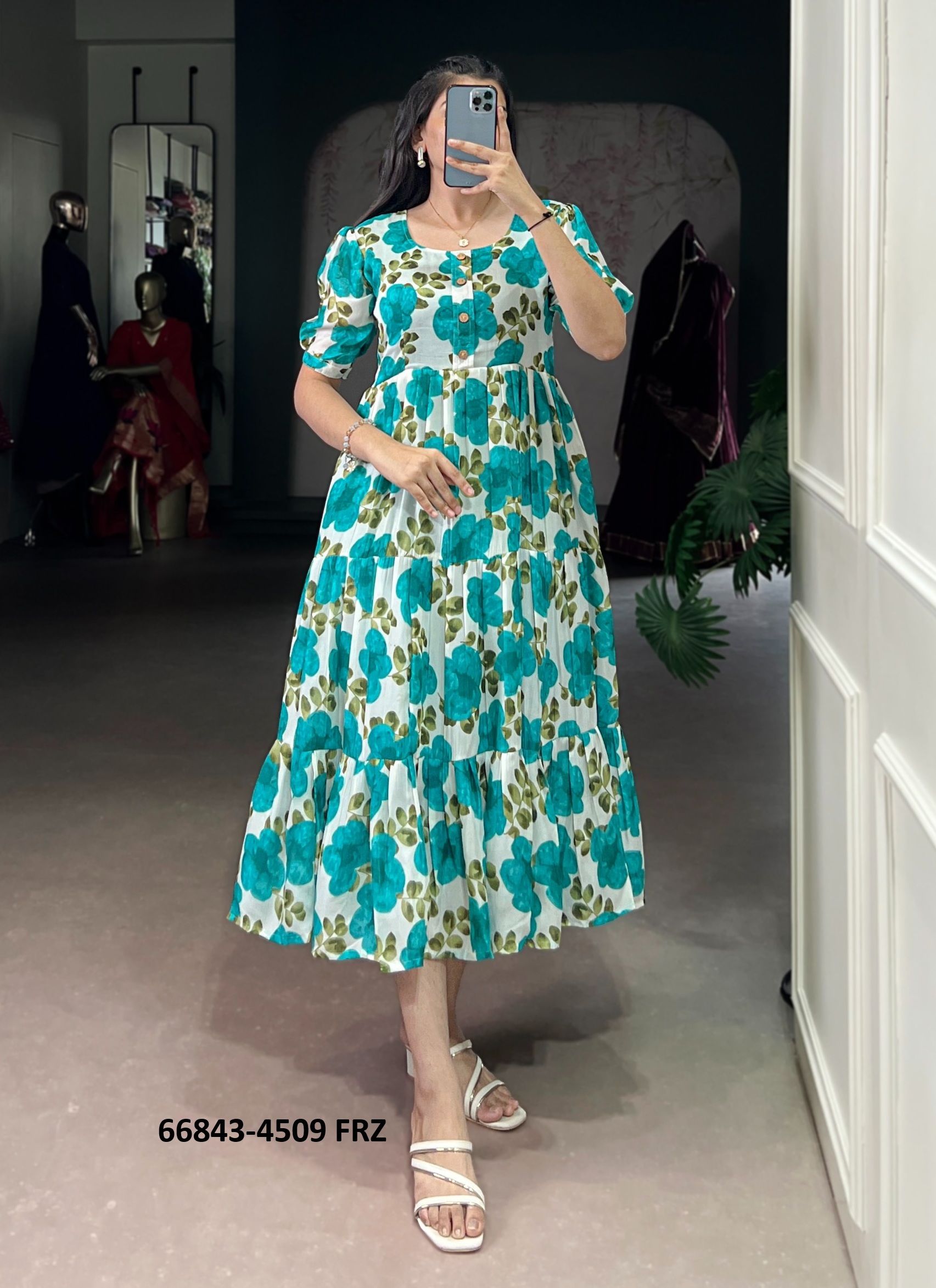 CYRA 4509 - Catalog # 66843 (Set of 4 Readymade Women's Kurtis / Tops) CYRA 4509 - Catalog # 66843 (Set of 4 Readymade Women's Kurtis / Tops)