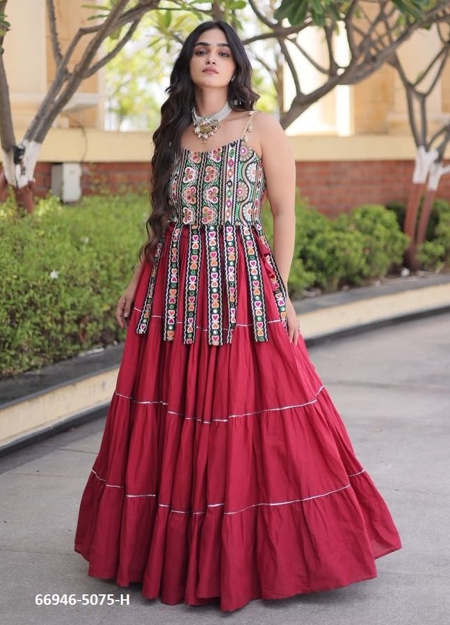 DESIGN 5075 - Catalog # 66946 (Set of 8 Readymade Lehengas) DESIGN 5075 - Catalog # 66946 (Set of 8 Readymade Lehengas)