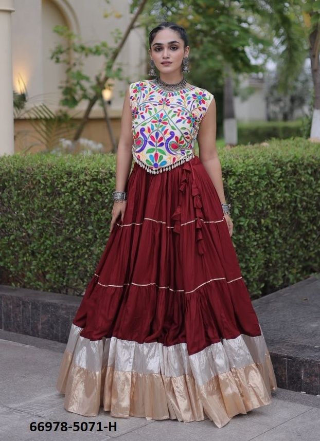 DESIGN 5071 - Catalog # 66978 (Set of 12 Readymade Lehengas) DESIGN 5071 - Catalog # 66978 (Set of 12 Readymade Lehengas)