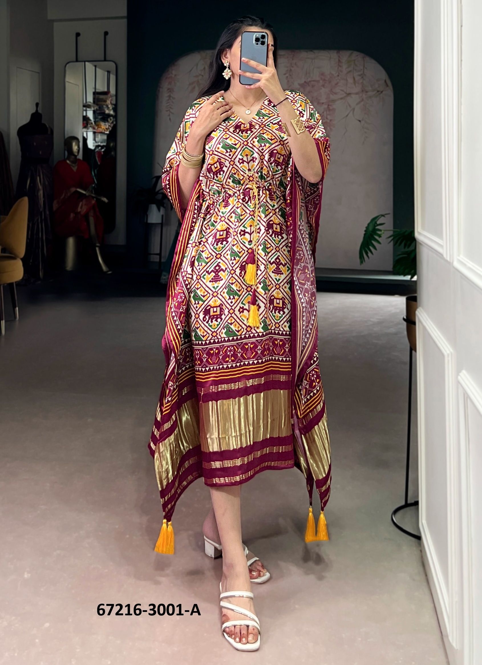 DESIGN 3001 - Catalog # 67216 (Set of 5 Kaftans / Ponchos) DESIGN 3001 - Catalog # 67216 (Set of 5 Kaftans / Ponchos)