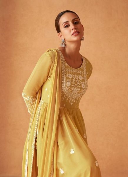 Ladies suit wholesale: Buy salwar suit catalog wholesale price online| Surat